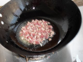 Cumin-flavored Noodles with Diced Meat, Cucumber and Egg recipe