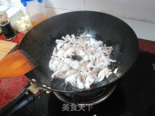 Stir-fried Cuttlefish with Parsley recipe