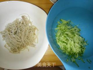 Enoki Mushroom Mixed with Cucumber recipe