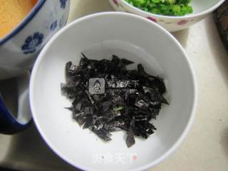 Thick Egg Braised Seaweed Chopped Green Onion recipe