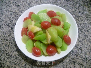 Stir-fried Lettuce with Cherry Tomatoes recipe