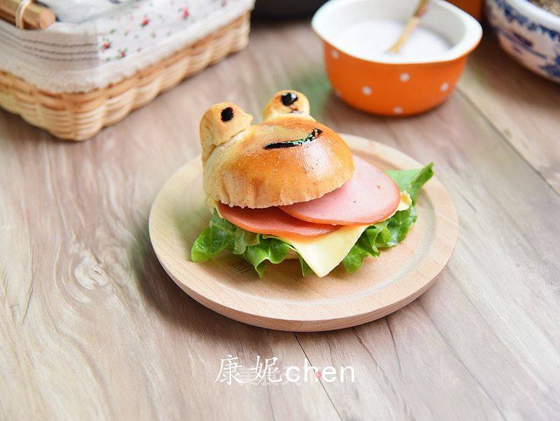 #aca烤明星大赛#frog Ham Hamburger recipe