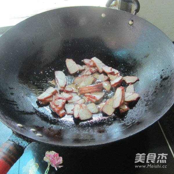 Stir-fried Barbecued Pork with Green Pepper recipe