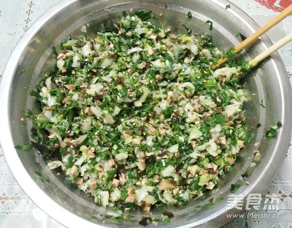 Sesame Oil Shiitake Mushroom and Vegetable Buns recipe