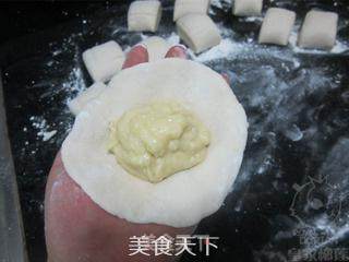 Crispy Durian Bun recipe