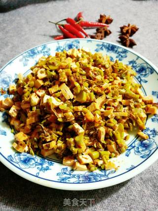 #春食野菜香# Toon Mixed with Dried Bean Curd recipe
