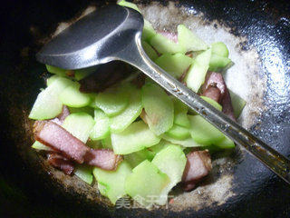 Stir-fried Chayote with Sauce recipe