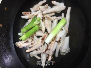 Pickled Pepper Chicken Feet recipe