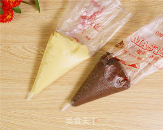 The Practice of Two-tone Madeleine recipe