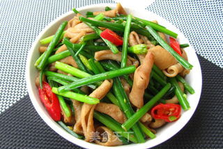 Stir-fried Duck Intestines with Leek Flowers recipe