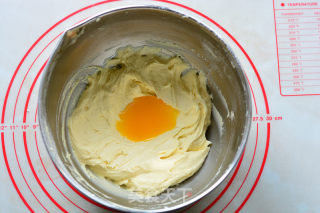 Sweet and Sour Passion Fruit Pound Cake with A Cloud-like Texture recipe