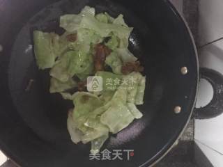 Fried Shredded Cabbage with Oil Residue recipe