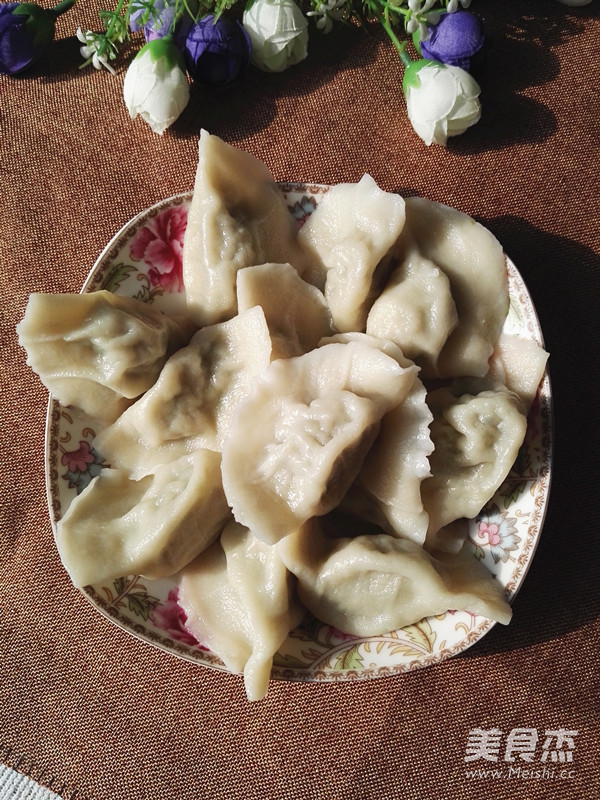 Radish Pork Dumplings recipe