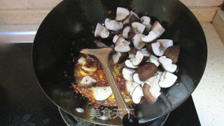 Autumn Spicy Fragrant Spicy Pork Ribs with Mushrooms recipe