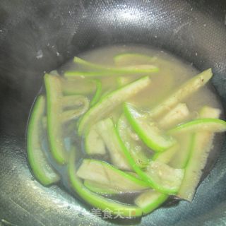 Loofah and Egg Noodles-light and Nutritious recipe