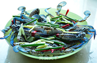 Steamed Crab with Green Onion and Ginger recipe