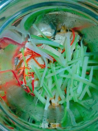Celery Mixed with Fragrant Dried recipe