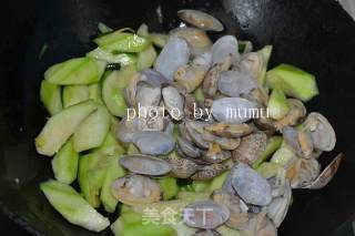 Loofah Clam Soup recipe