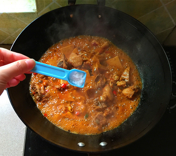 Braised Chicken Nuggets with Smoked Dried Tofu recipe