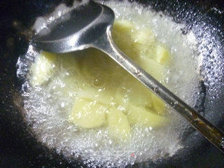 Fried Potatoes with Snow Peas recipe
