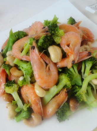 Fried Sea Prawns with Broccoli recipe