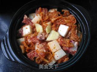 Stewed Pork Ribs with Kimchi and Radish recipe