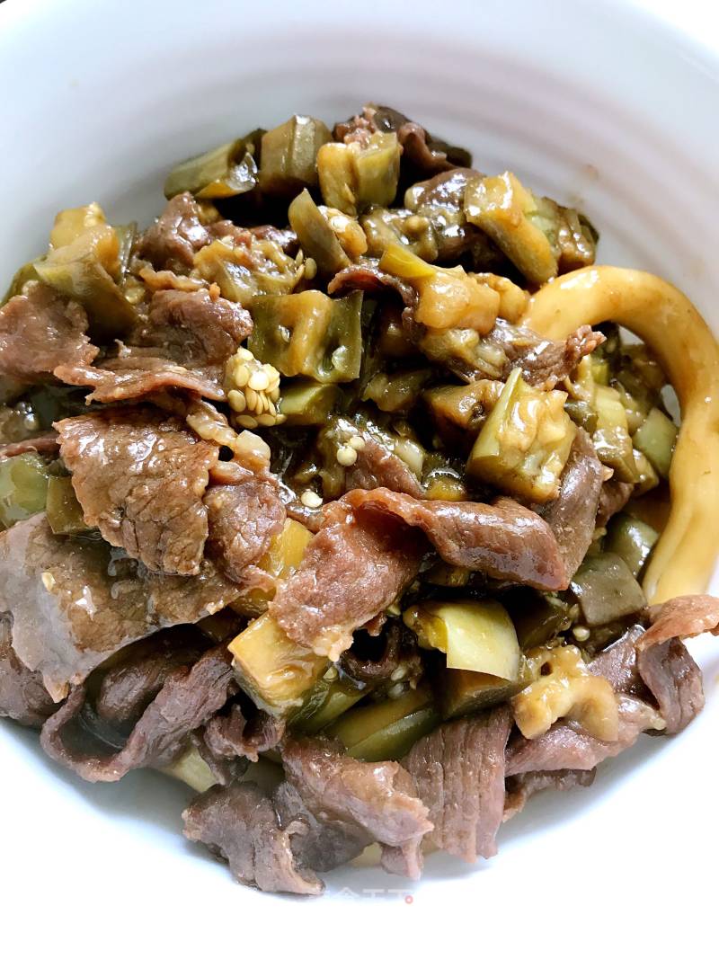 Braised Hollow Noodles with Eggplant and Beef