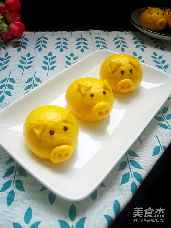 Pumpkin Piggy Buns recipe
