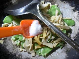 Fried Lentils with Bamboo Shoots recipe