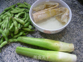 Stir-fried Edamame with Lamb's Tail and Bamboo Shoot recipe