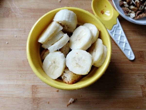 Banana Yogurt with Fried Diced Toast recipe