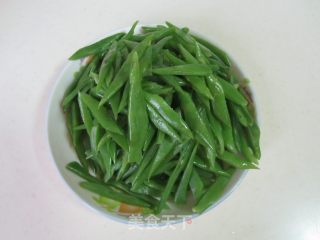 Stir-fried Sword Bean Shreds recipe