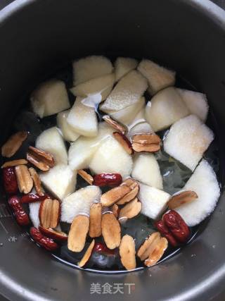 Stewed Sydney Tremella with Rock Sugar recipe