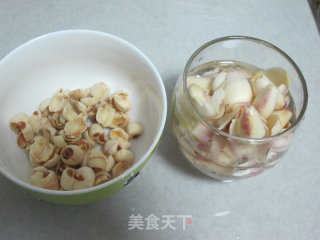 Cooling and Relieving Heat-lily White Fungus Soup recipe