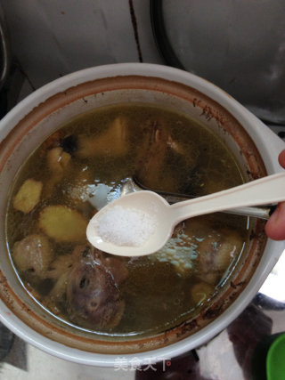 Anti-autumn Dryness--stewed Chicken Soup with Adenophora Ophiopogon recipe