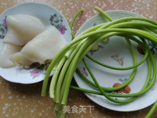 Stir-fried Cuttlefish with Garlic Moss recipe