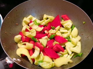 Stir-fried Beef with Peppers recipe