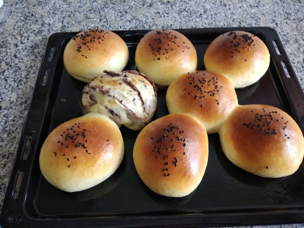 Bean Paste Small Meal Buns recipe