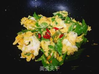 #团圆饭# Fried Egg with Fried Snow Peas recipe