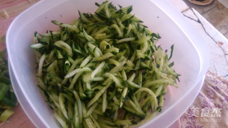 Cucumber Peeled (sesame Sauce Version) recipe