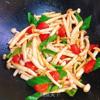 Stir-fried White Jade Mushrooms with Cherry Tomatoes recipe