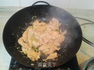 Stir-fried Hor Fun with Beef recipe