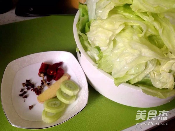 Lettuce with Pepper recipe