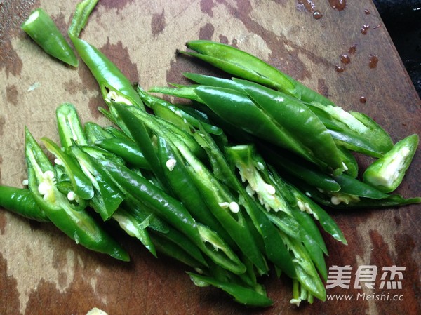 Stir-fried Black-bone Chicken with Chili recipe