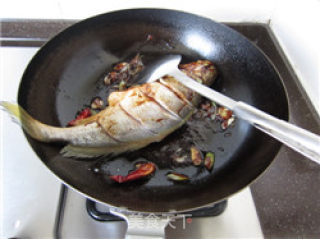 Braised Yellow Croaker in Sauce recipe