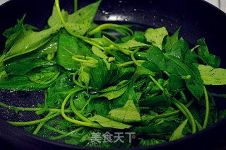 Minced Pork with Shiitake Mushrooms [with Minced Pork Mixed with Sweet Potato Leaves] recipe