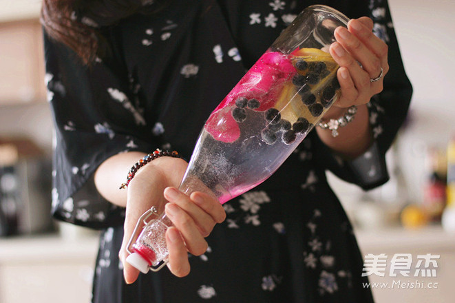 Rose Fruit Sparkling Water recipe