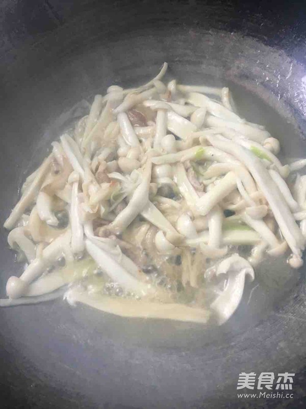 Stir-fried Seafood Mushroom recipe