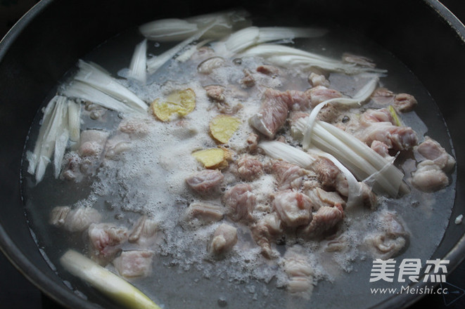 Kidney-tonifying Black Bean Lamb Soup recipe