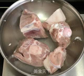 Spring Bamboo Shoots Pork Bone Soup recipe